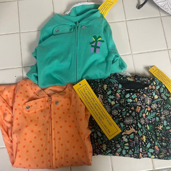 Amazon Essentials Footed Full Zip Sleepers NEW Size 3T Grippy Lot of 3 - Picture 2 of 4